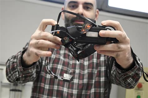 Ilustración de un ratón de cabeza adaptado para personas con movilidad reducida