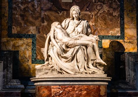 Fotografía de la Pietà de Florencia de Miguel Ángel, mostrando el grupo de cuatro figuras