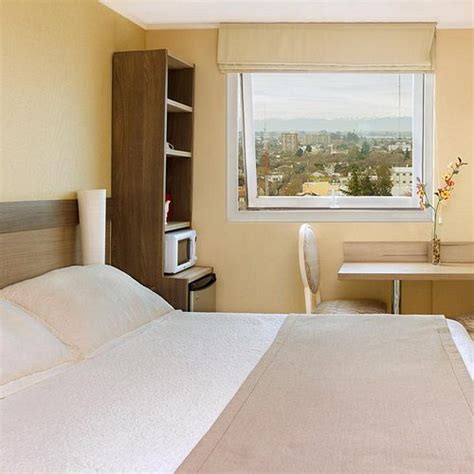 Interior de un hotel económico o pensión en Santa Cruz de la Sierra