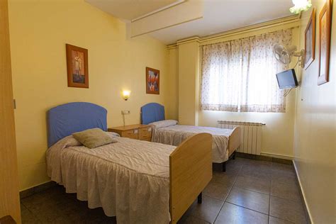 Residencia geriátrica con habitaciones individuales y estilo hogareño