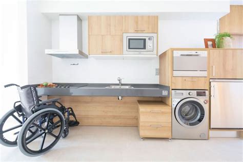 Cocina con elementos adaptados para personas mayores