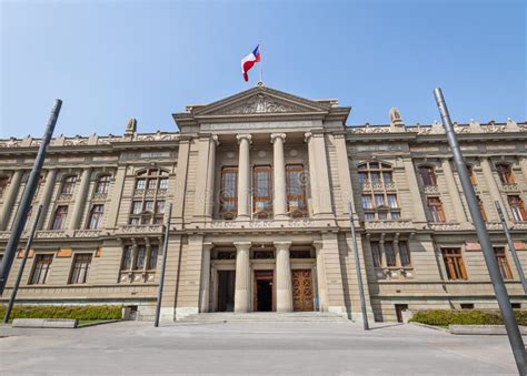 Foto: Edificio de Tribunales de Justicia