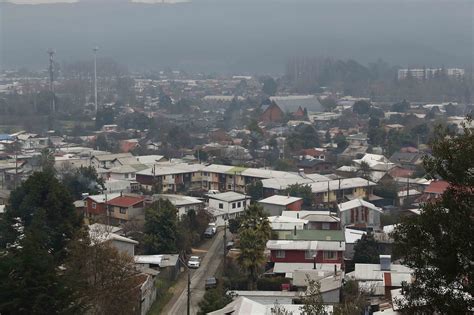 Vista exterior de Cabañas Chiguayante en un entorno urbano