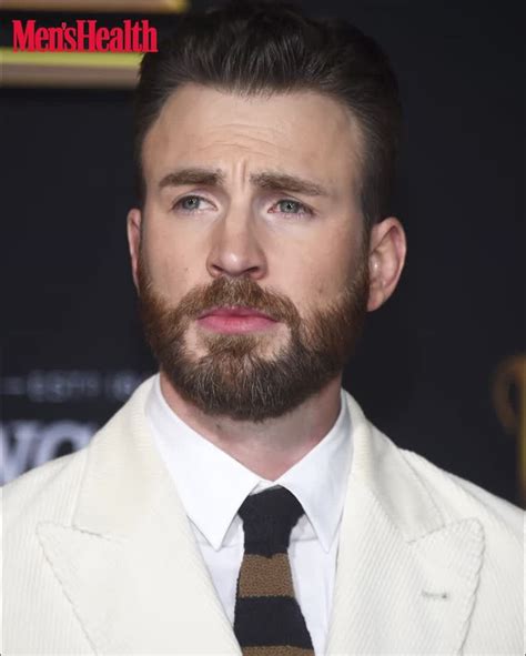 Chris Evans en una entrevista reciente, reflexivo