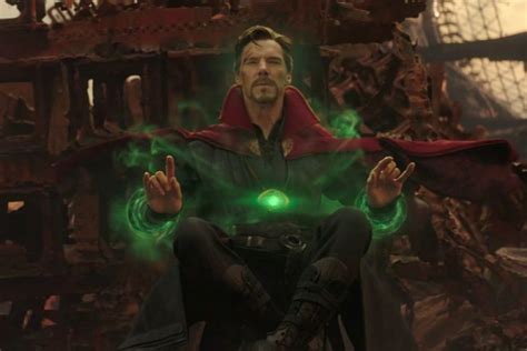 Representación del Doctor Strange usando el Ojo de Agamotto