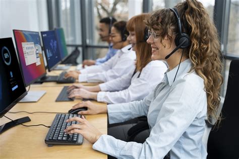 Imagen de una línea de ayuda telefónica o soporte emocional
