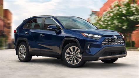 Foto de Toyota RAV4 exterior en carretera