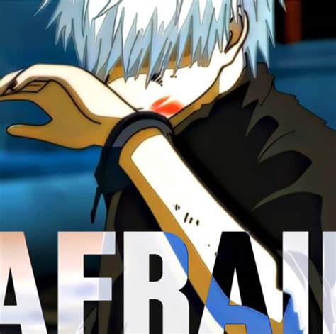 Esquema de la transformación de Kaneki en ghoul, mostrando el trasplante de órganos