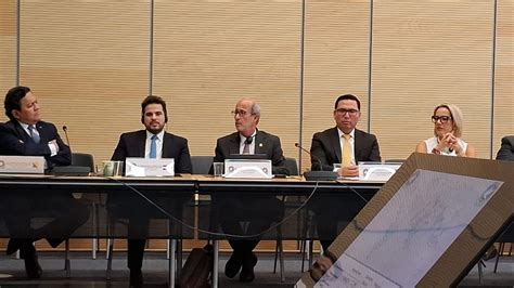 Foto de Alejandro Hernández durante una conferencia sobre derechos de personas con discapacidad