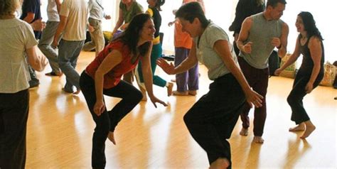 Representación de la adaptación de ejercicios de Biodanza para personas con discapacidad múltiple