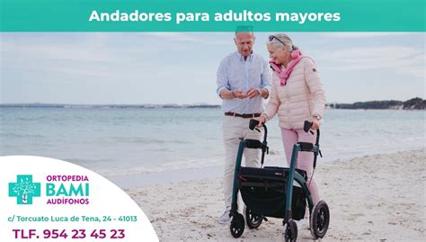 Persona mayor utilizando un andador para caminar de forma independiente