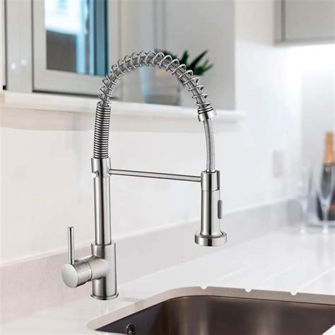 Foto de grifo de cocina con caño extraíble