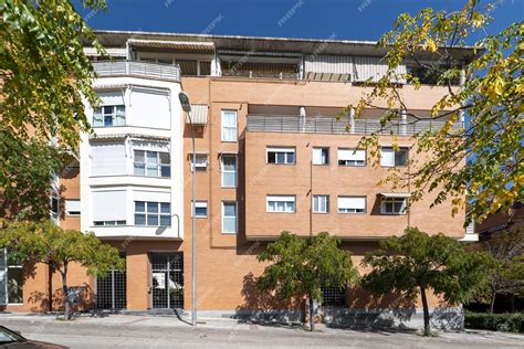 Foto de fachada de un moderno hogar de ancianos o centro de día para adultos mayores en Loncoche