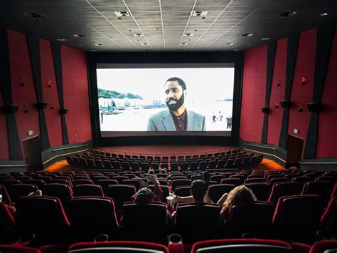 Foto histórica de una sala de cine de los años 20 o 30