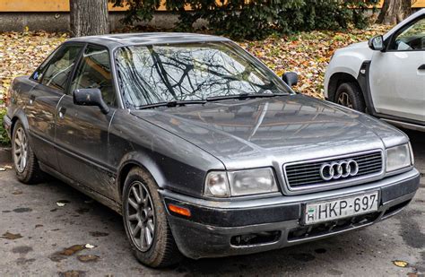 Fotografía de un Audi 80 clásico