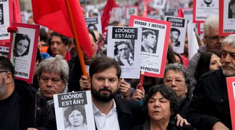 Mujeres chilenas durante la dictadura manifestándose por derechos humanos y la visibilización de la violencia