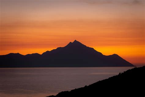 Foto panorámica de la costa de Duao al atardecer