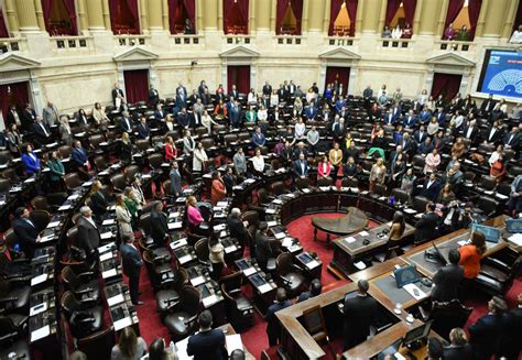 Foto de la sesión plenaria en la Cámara de Diputados de Chile durante la votación de un proyecto de ley importante