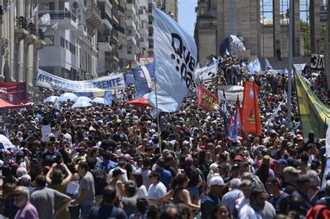 Foto: Masiva manifestación ciudadana en contra del sistema de AFP