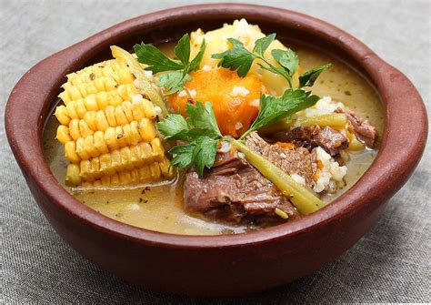 Plato de cazuela de vacuno en Pension Alderete