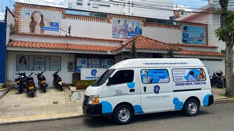 Imagen de una unidad móvil de AFP Habitat, atendiendo a personas en una localidad