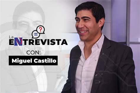 Foto de Miguel Castillo en una universidad o en Italia