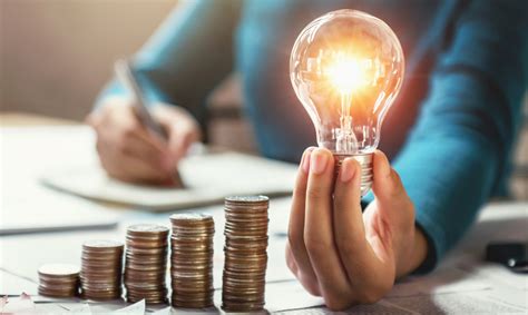 Infografía comparando diferentes fuentes de financiamiento para emprendedores (público, privado, crowdfunding, bancos)