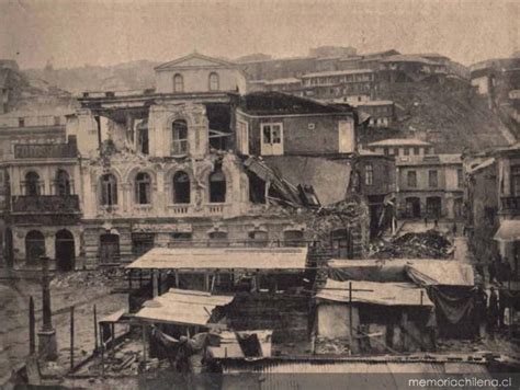 Fotografía histórica de la calle Colón tras el terremoto de 1906, mostrando la zona del antiguo asilo