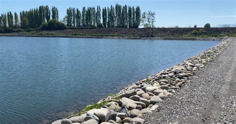 Foto de la obra de desembanque del tranque Camelia Centro o de pequeños agricultores beneficiados por un proyecto de riego