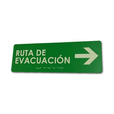 Señalética de emergencia con braille y relieve, indicando rutas de evacuación accesibles.