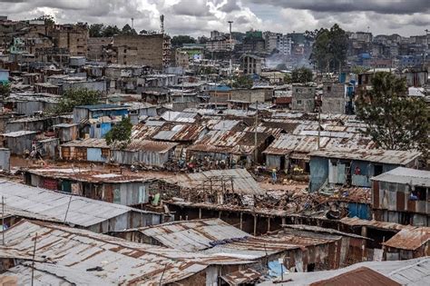 Asentamiento informal en Sudáfrica afectado por inundaciones