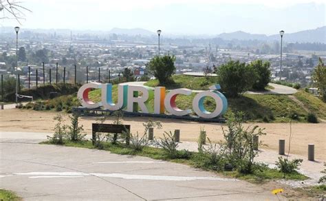 Fotografía de la calle Obispo Chávez en Curicó, donde ocurrió el hallazgo.