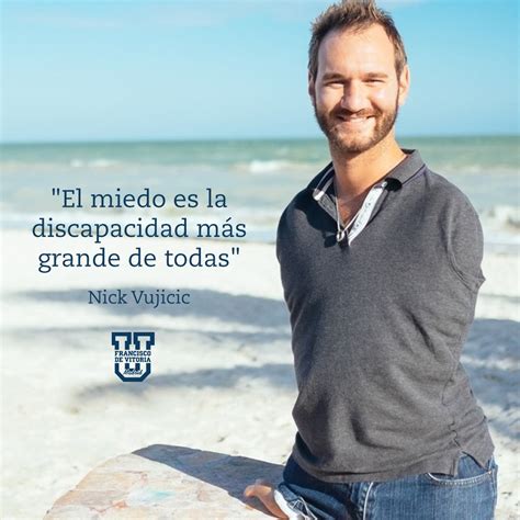 Infografía que muestra las frases clave de Nick Vujicic sobre el propósito y el valor personal.