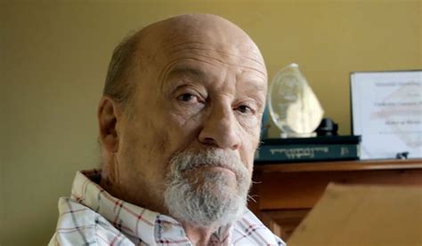 Foto del actor Álvaro Marenco caracterizado como Don Lalo en el cortometraje 
