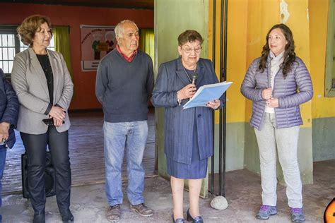 Sede social de un club de adulto mayor con mejoras y cierre perimetral