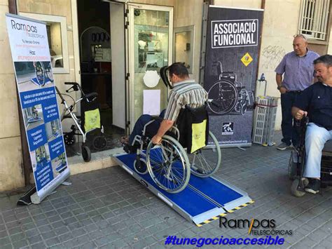 Diseño de instalaciones geriátricas sin desniveles para facilitar la movilidad de adultos mayores.