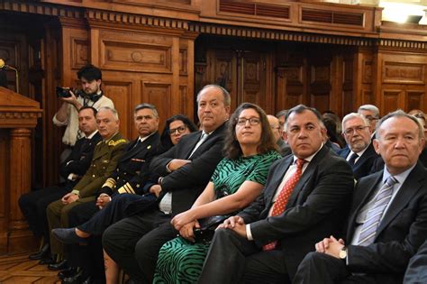 Foto del Tribunal Constitucional de Chile o de la presidenta María Luisa Brahm