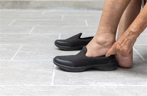 Zapatos ortopédicos cómodos y antideslizantes para personas mayores