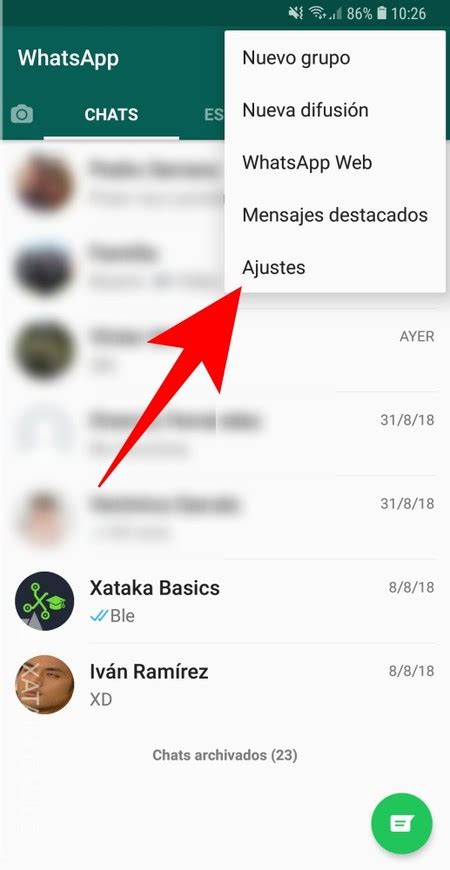 Captura de pantalla: Opciones de tamaño de fuente en WhatsApp y ajustes de pantalla del sistema