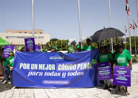 Diagrama que muestra las tres causales principales para solicitar una interdicción: demencia/enfermedad mental, prodigalidad/disipación y sordomudez.